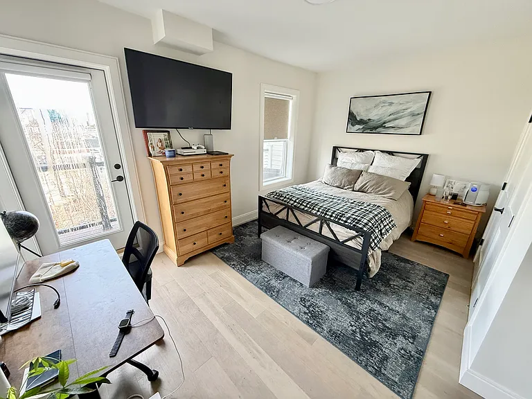 120-126 Emerson St #5 — Photo 12