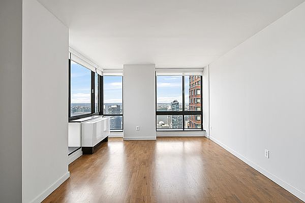 1st image of 1 Columbus Pl APT S45c