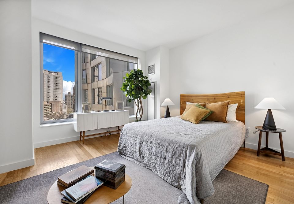 1st image of 8 Spruce St APT 19U