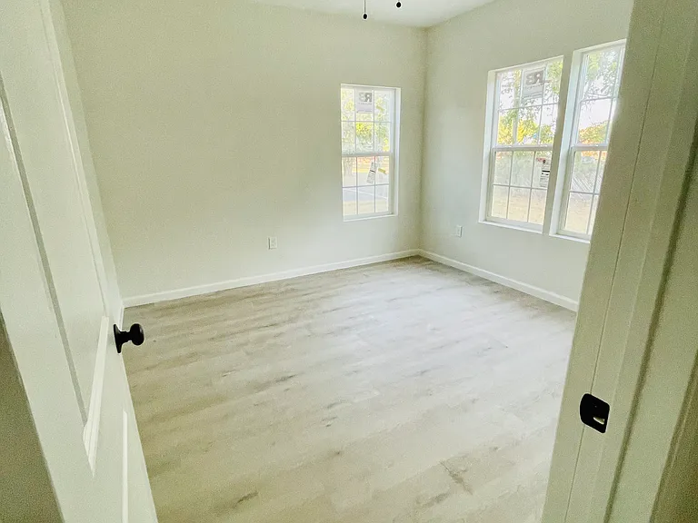 918 S Rockwall Ave — Photo 10
