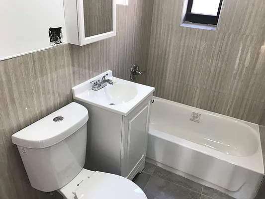 Rented by Zuz Realty | media 7