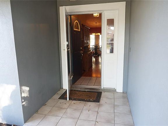 3rd image of 705 Lake Eloise Pl