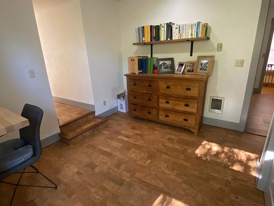 Bonus/flex space off of main bedroom