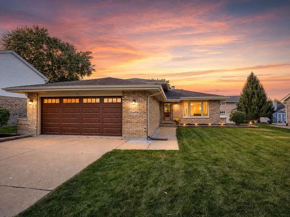 20W456 Westminster Dr, Downers Grove, IL 60516