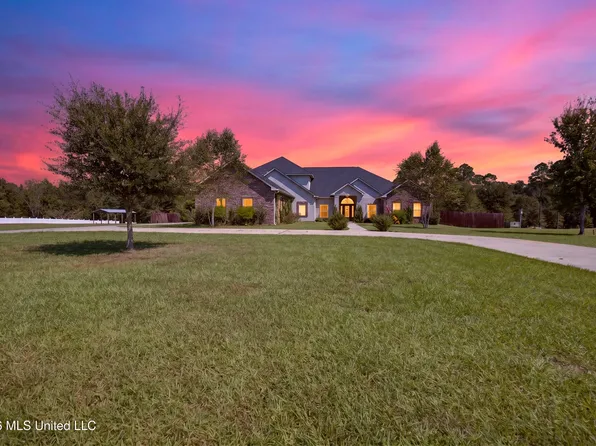 12244 E Pointe Dr, Picayune, MS 39466