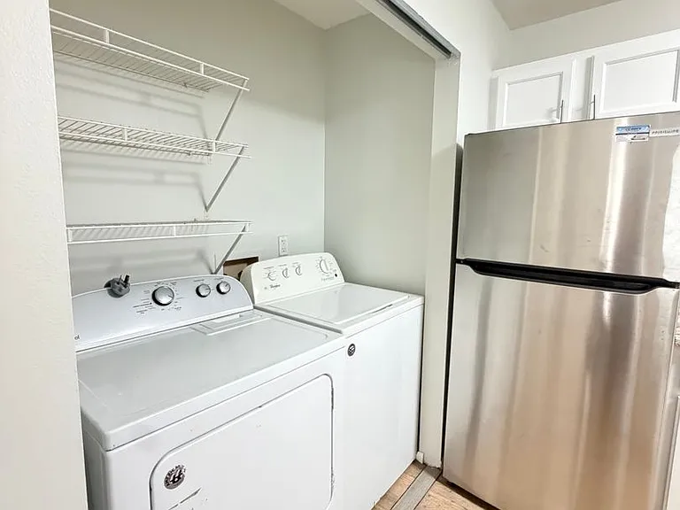 Glenbrooke Apartments — Photo 23