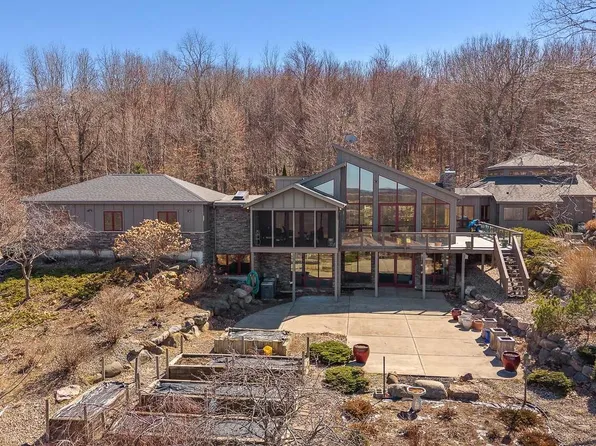 N6241 County Road W, Portage, WI 53901