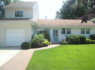 79 Spruce Ln, Valley Stream, NY 11581
