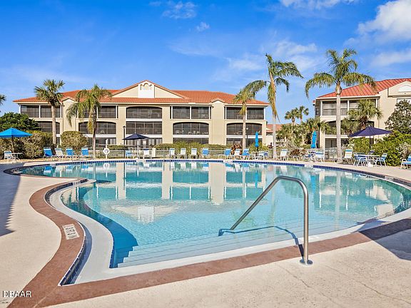 3rd image of 445 Bouchelle Dr APT 102