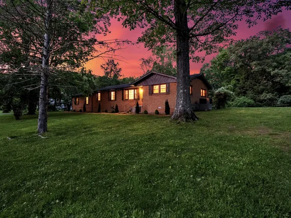 106 Craighead Rd, Tullahoma, TN 37388