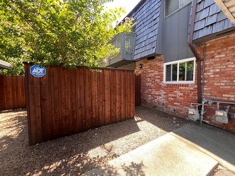 2708 Jones Rd #1 — Photo 11