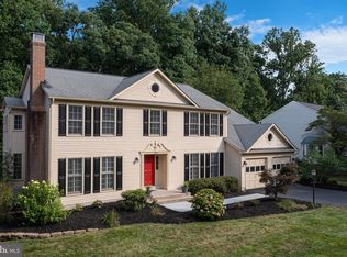 8628 Oak Chase Cir, Fairfax Station, VA 22039