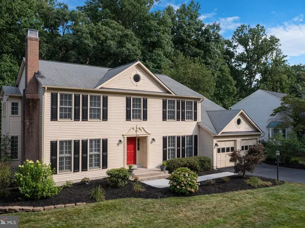 8628 Oak Chase Cir, Fairfax Station, VA 22039