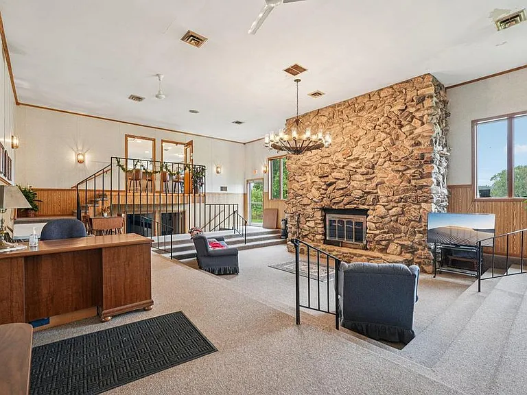 N115W17103 Armada Dr — Photo 13