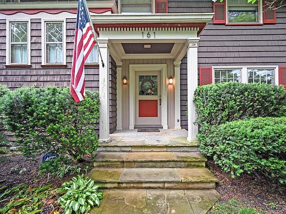 3rd image of 161 Lafayette Cir