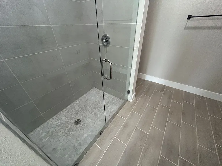 3933 NE 19th Ave — Photo 7