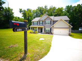 606 McDonald Dr, Opelika, AL 36801