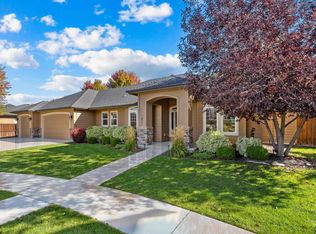 5822 N Saguaro Hills Pl, Meridian, ID 83646
