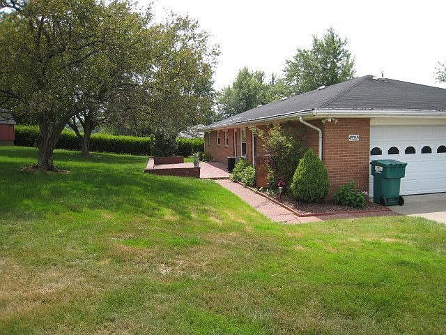 2nd image of 49369 S Meadowbrook Cir