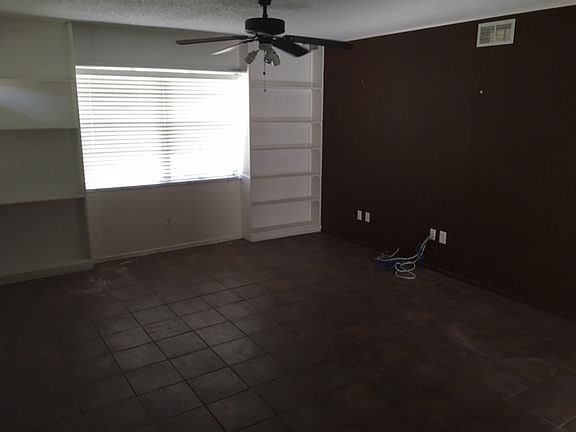 2nd image of 3128 Campbell St
