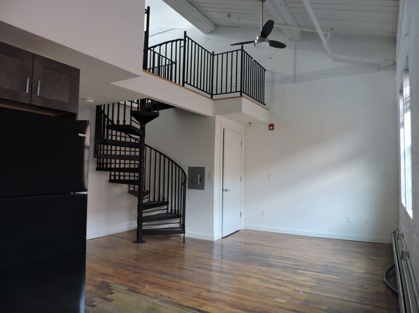 69 King St APT 305