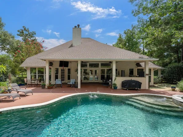 9135 Grand Lake Estates Dr, Montgomery, TX 77316