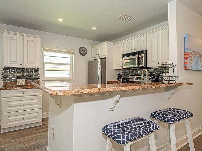20 Pine Arbor Ln #202 — Photo 8