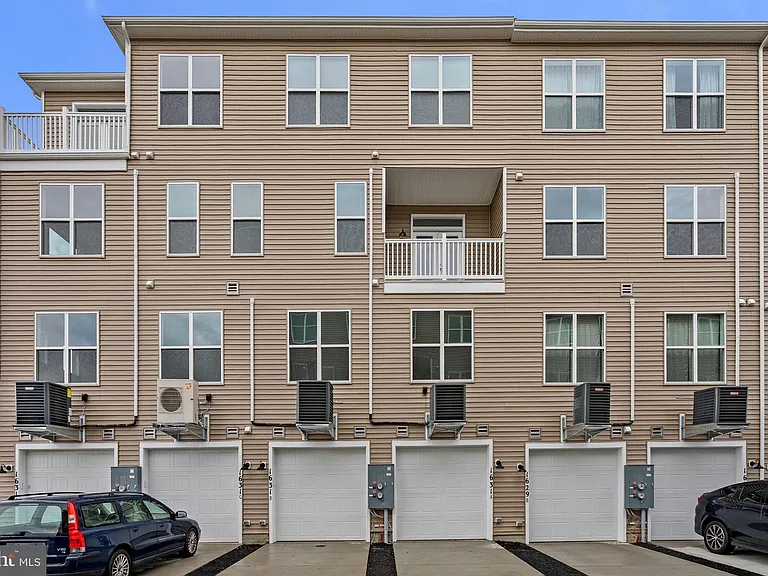 1631 Blacksmith Way #214-B — Photo 39