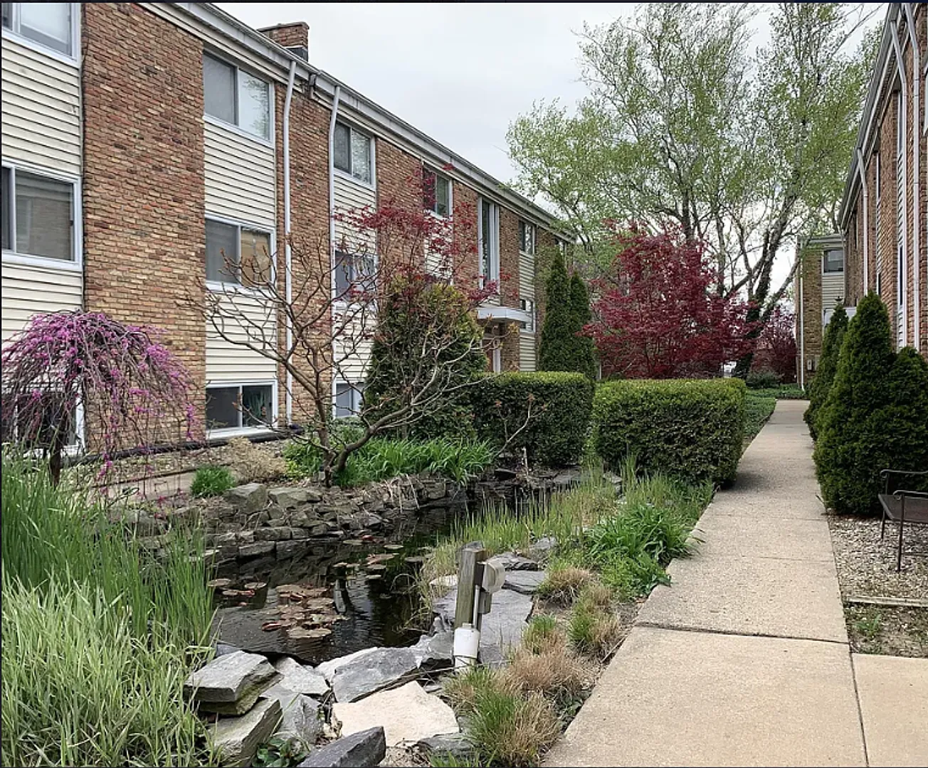 1019 Francis Dr — Photo 1