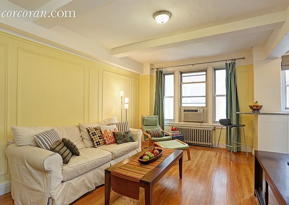 1st image of 325 W 45th St #1012