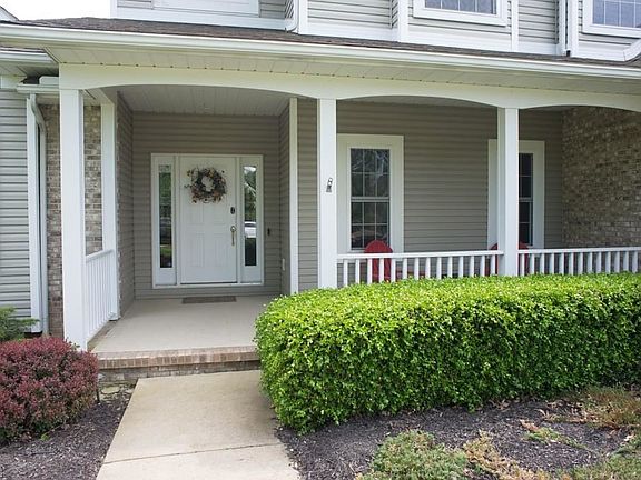 2nd image of 1852 Canterbury Ln