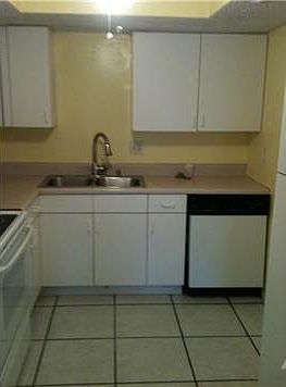 3rd image of 960 SW 67th Ave