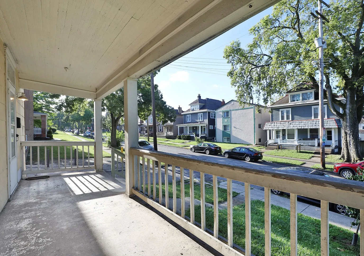 Ultimate 6-Bedroom House with Spacious Living & Sun-Soaked Outdoor Space on Frambes Ave! — Photo 3