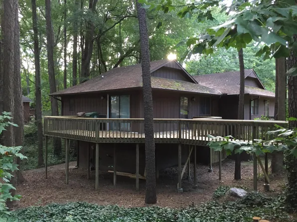 101 Gregory Dr, Cary, NC 27513