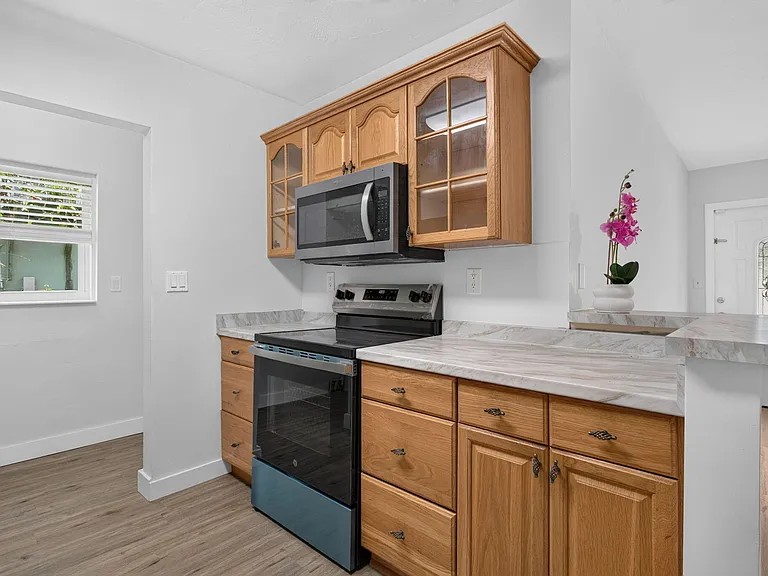 540 NE 61st Ct — Photo 12