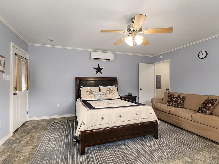 1072 Papenberg Ln — Photo 27