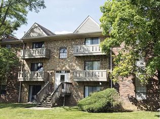 5302 Hames Trce APT 94, Louisville, KY 40291