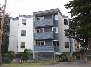 16 Lakewood Dr #301, Vancouver, BC V5L 4L1