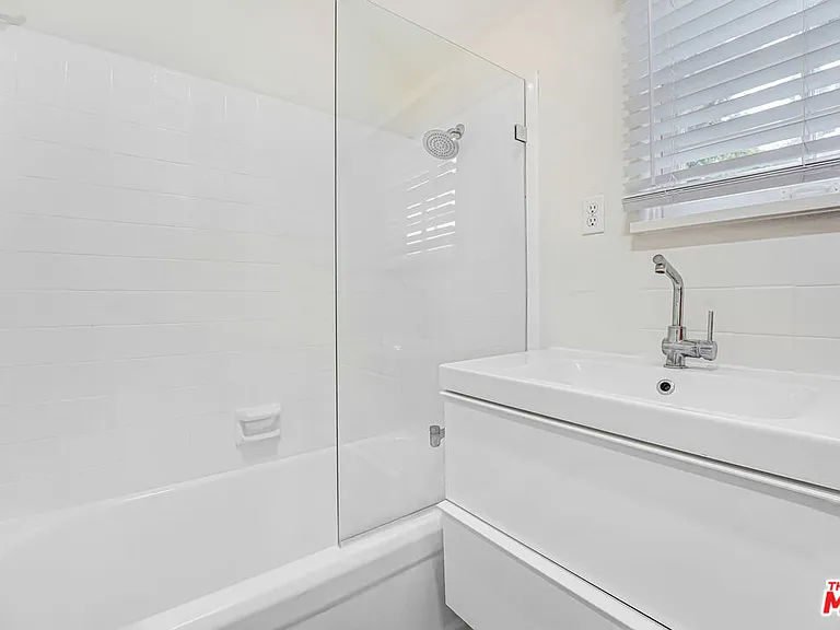 9965 Durant Dr — Photo 10
