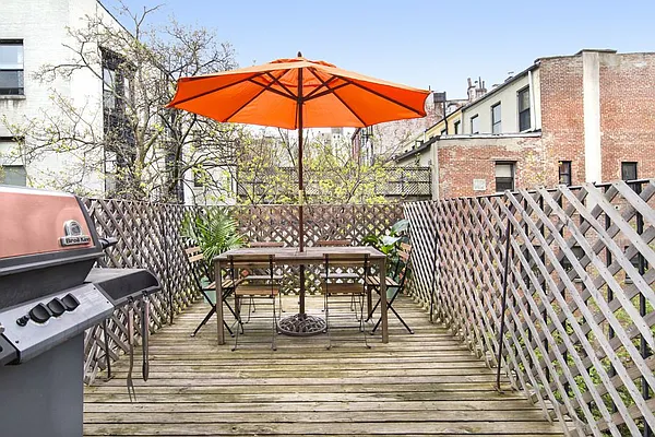 Sold by Stribling | media 19