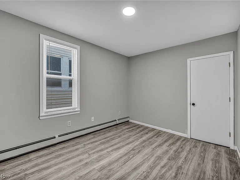 3010 Daisy Ave #UP — Photo 9