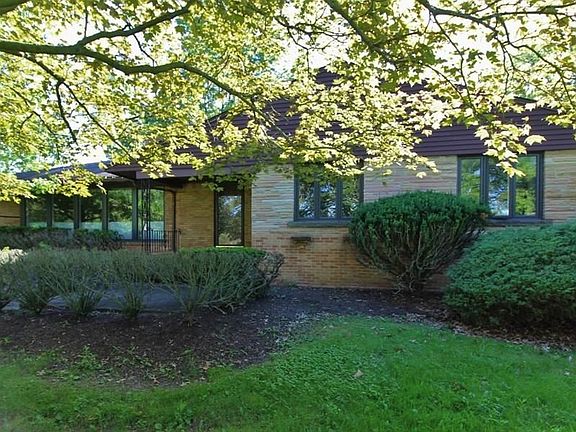 2nd image of 600 Park Club Ln