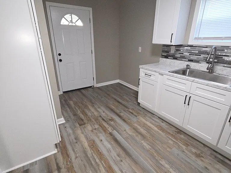 440 E Deaderick St — Photo 6