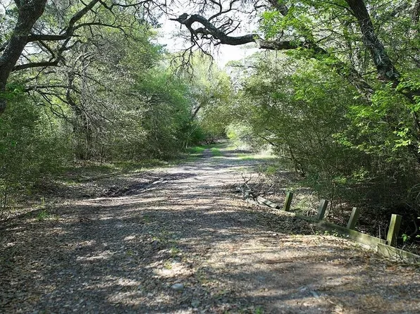 3207 Ullrich Road, Carmine, TX 78932