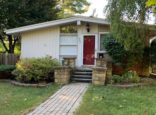 860 Allen Dr, Northville, MI 48167