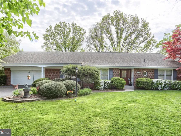 1028 W Areba Ave, Hershey, PA 17033