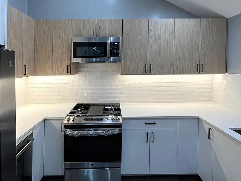 31 Riverside Ave — Photo 15