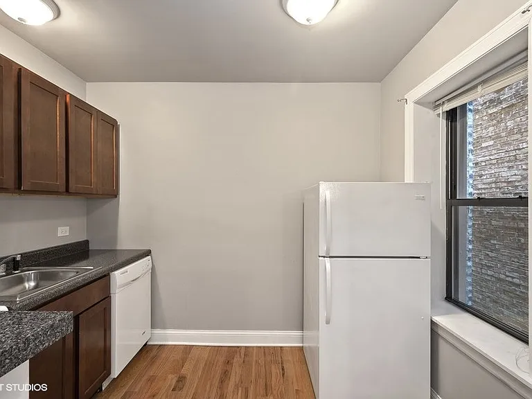 1347 North Dearborn Street — Photo 7