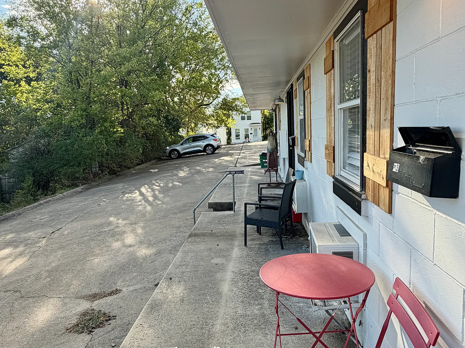 258 S Church Ave — Photo 4