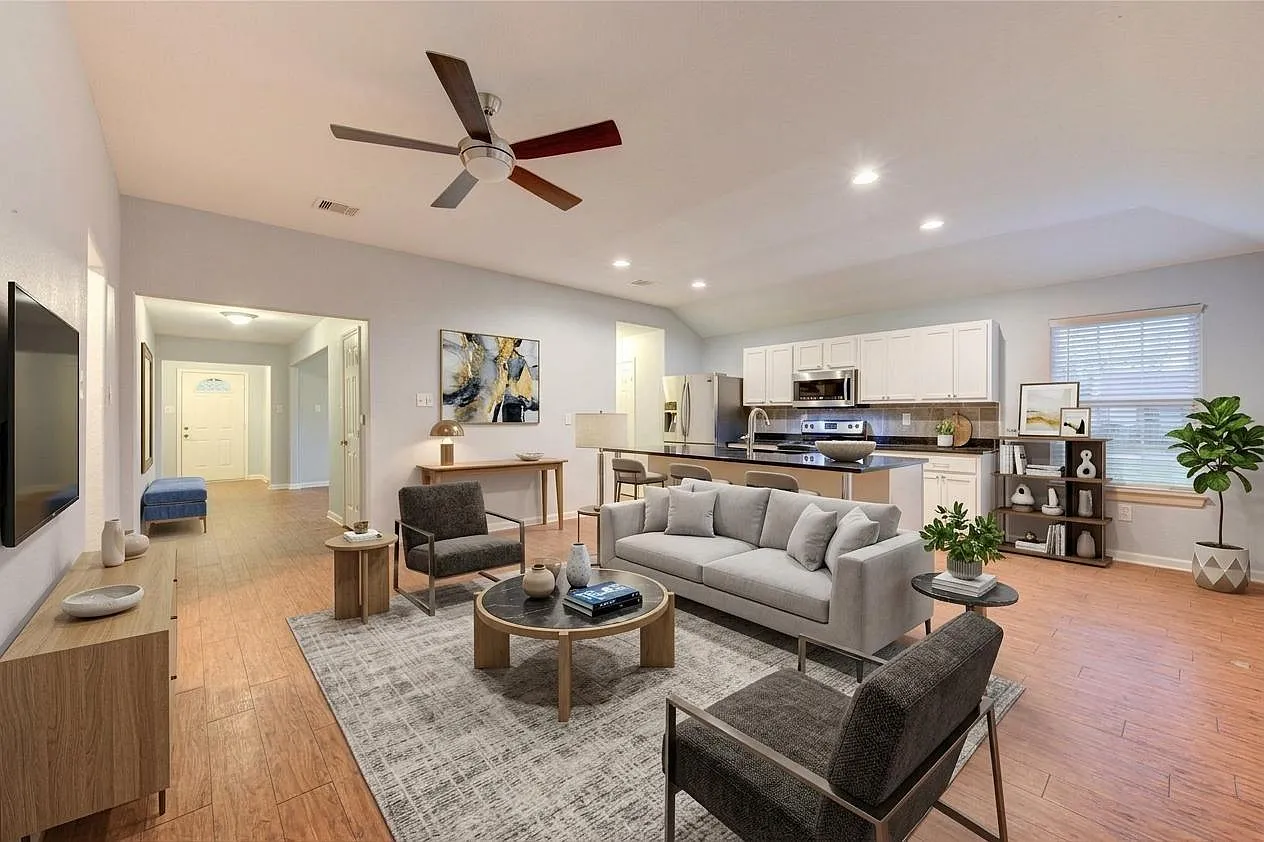 3 bed, 2.0 bath, 1567 sqft, $1,995 — Photo 3